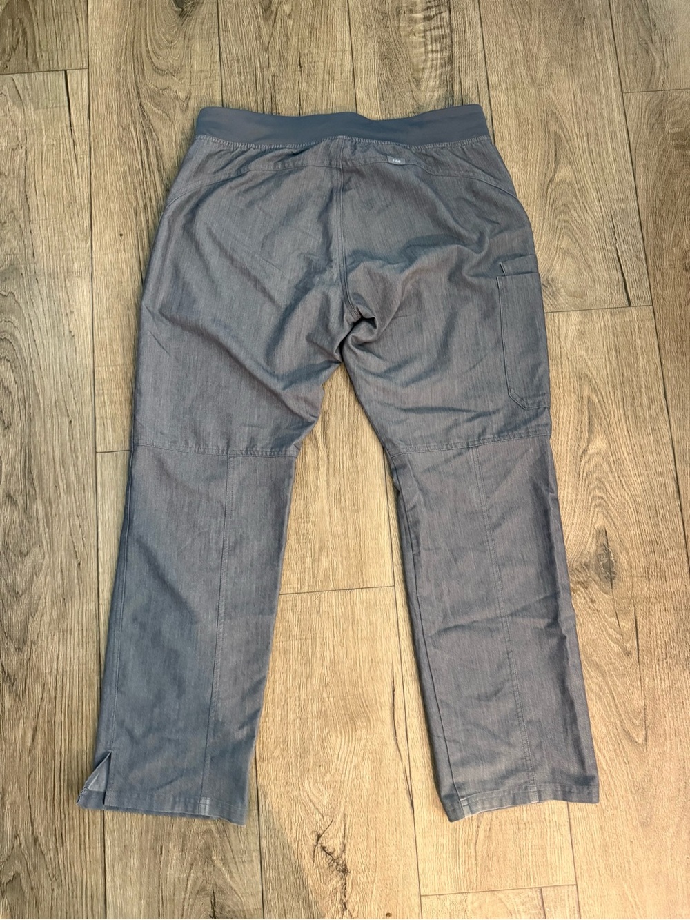 Figs Women’s Gray Scrub Pants with Teal Drawstring - Picture 4 of 5
